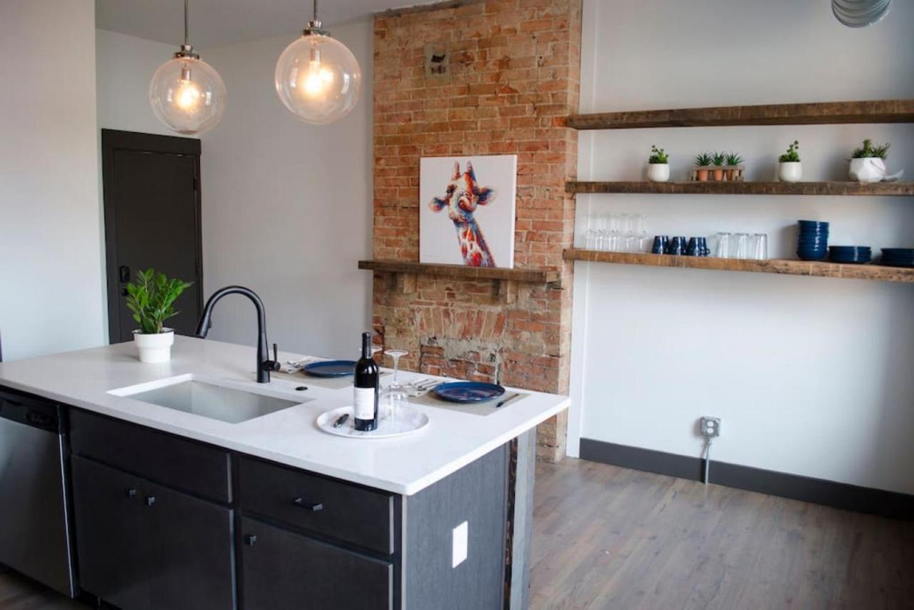 Gorgeous Condo In The Heart Of Otr Free Parking Cincinnati Eksteriør billede